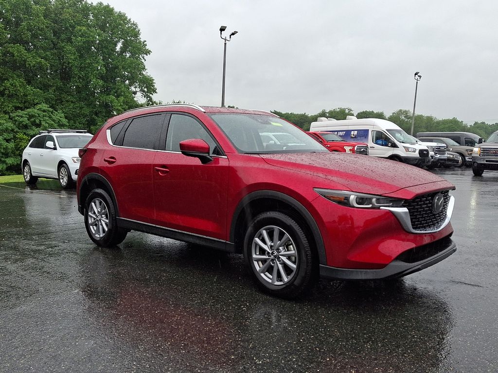 2022 Mazda CX-5 S Preferred package Auto AWD's photo