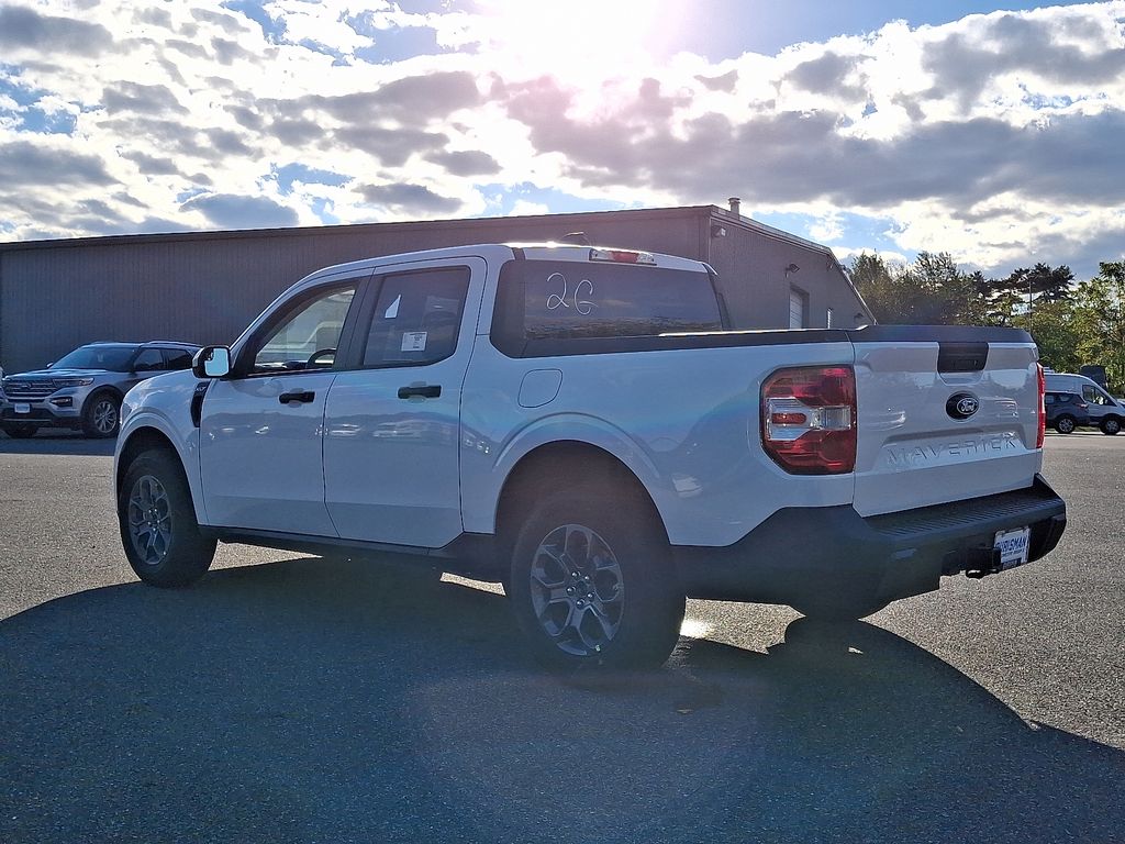 2025 Ford Maverick XLT photo 2