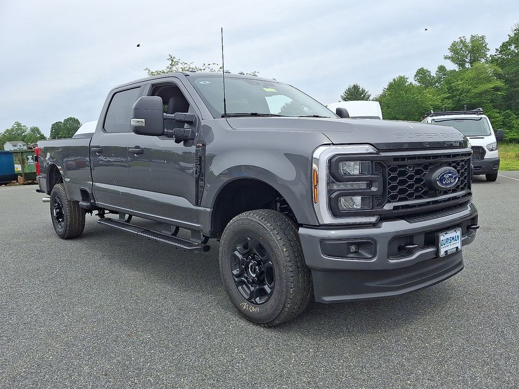 2025 Ford F-250 Super Duty XL's photo
