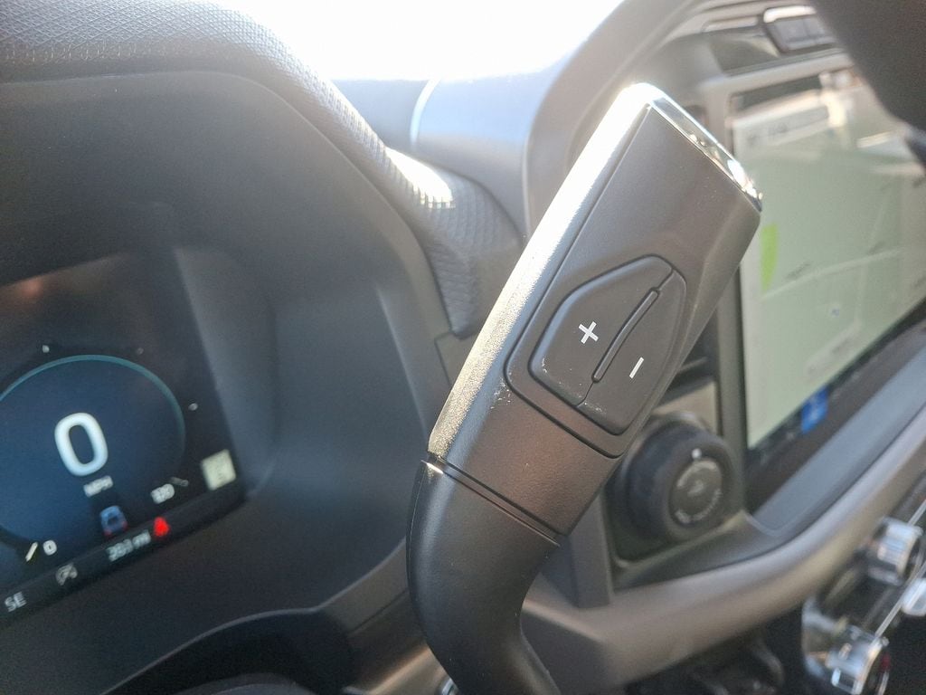 2025 Ford F-150 XLT - Photo 13