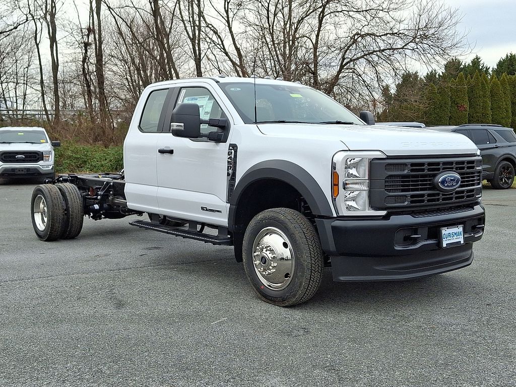 2026 Ford F-450 Super Duty Chassis Cab XL's photo