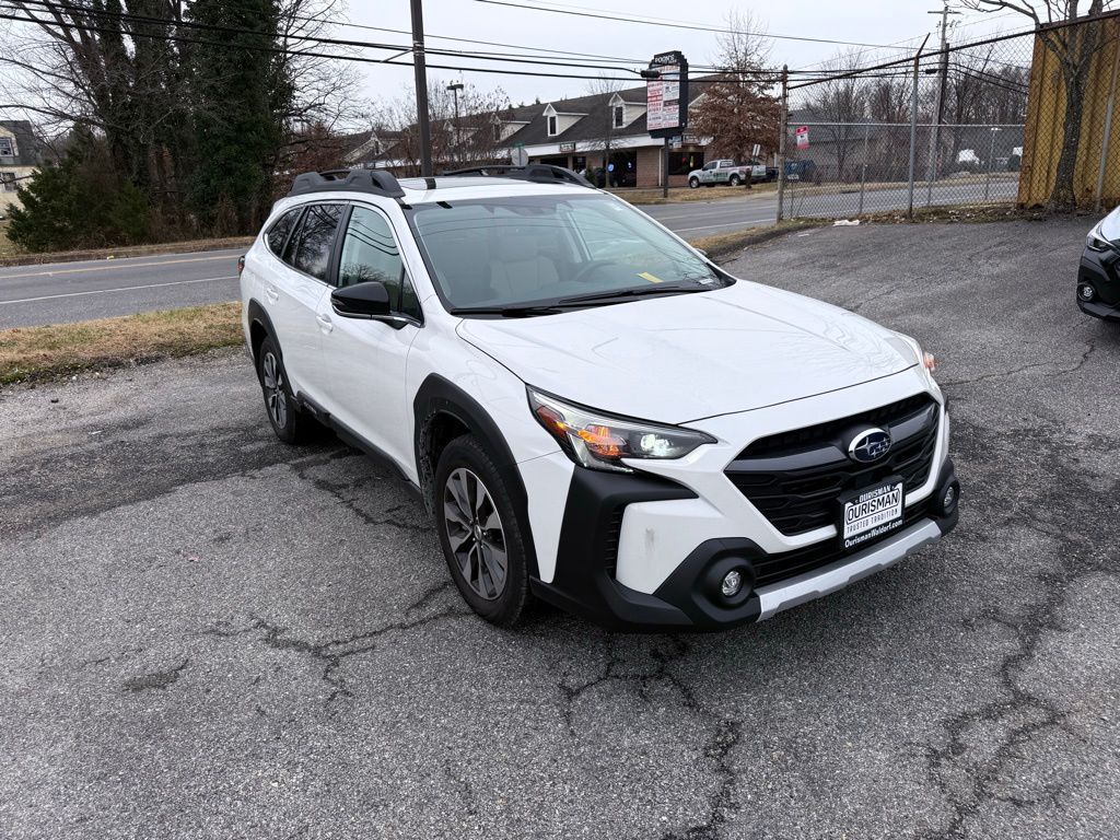 2025 Subaru Outback Limited's photo