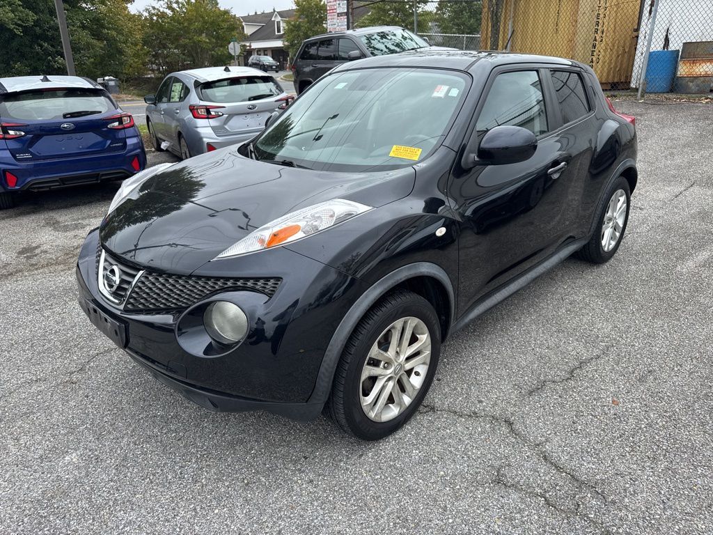 2013 Nissan Juke SV photo 3