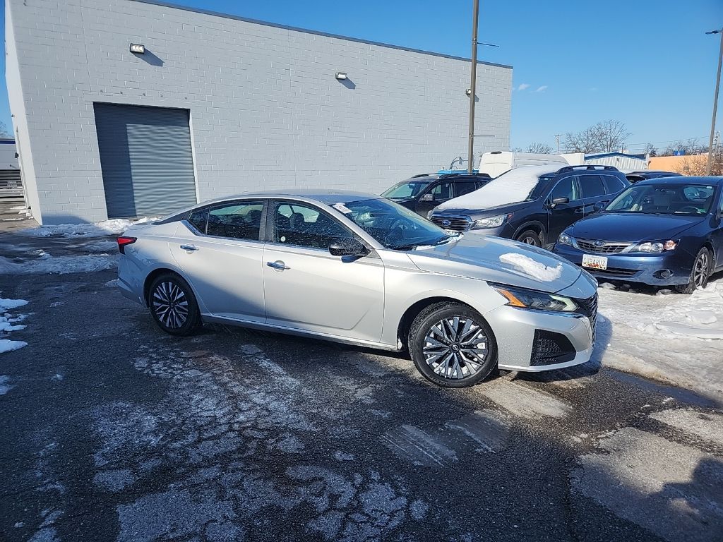 2024 Nissan Altima SV