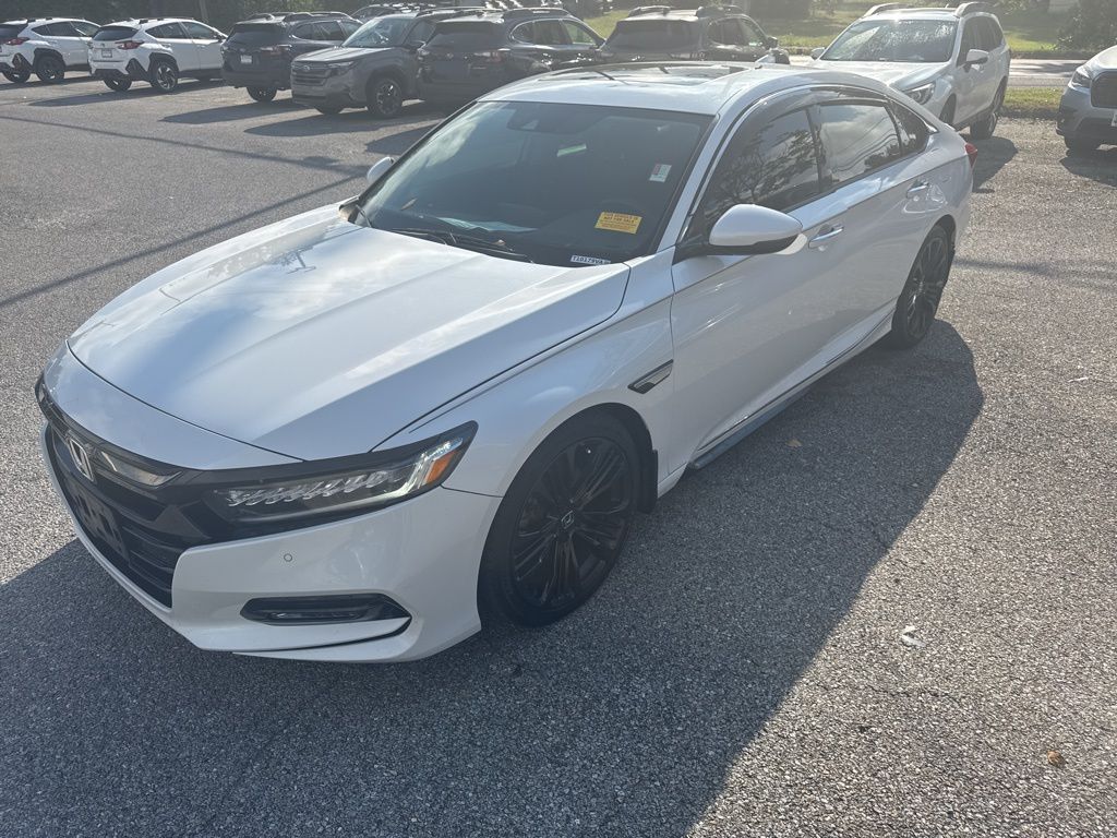 2018 Honda Accord Touring 2.0T photo 3