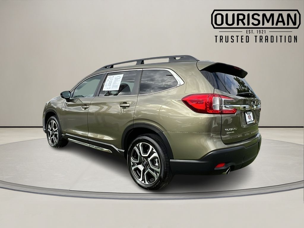 2025 Subaru Ascent Limited photo 4