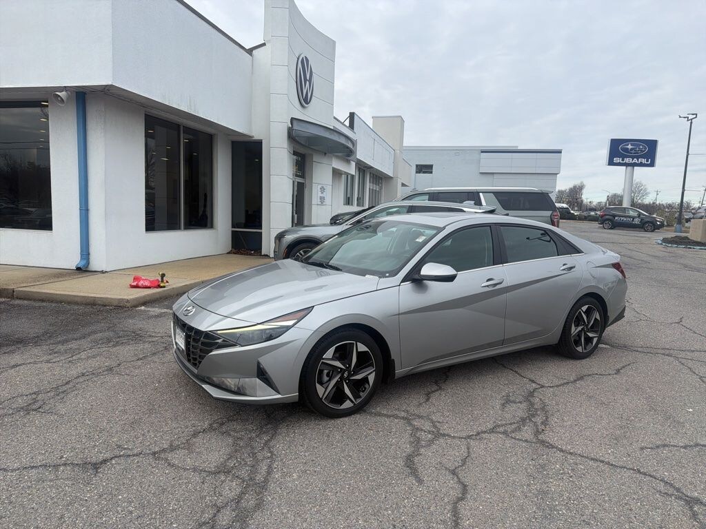 Used 2023 Hyundai Elantra Limited Sedan
