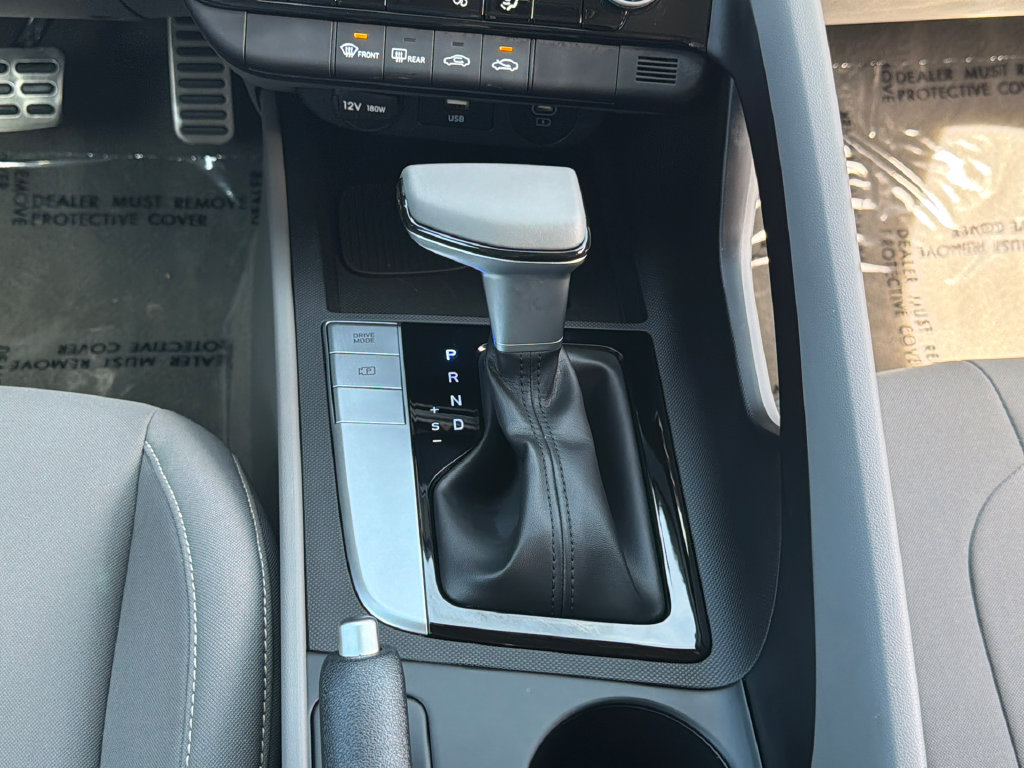 2025 Hyundai Elantra SEL - Photo 18