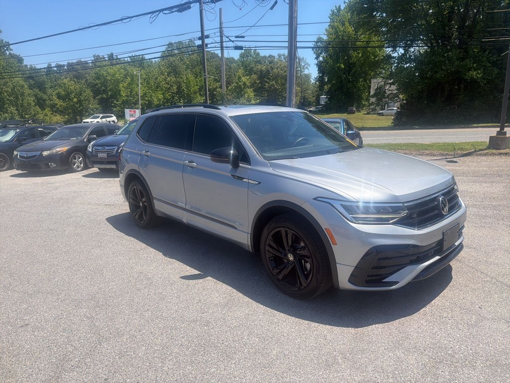 2023 Volkswagen Tiguan 2.0T SE R-Line Black's photo