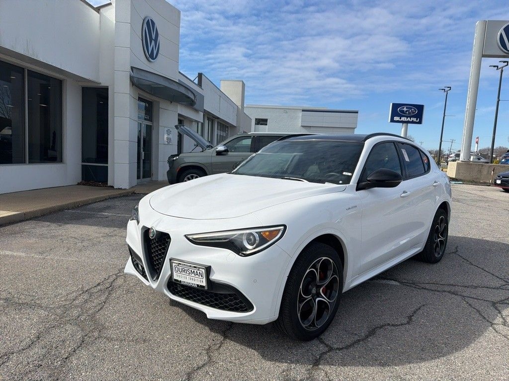 Used 2023 Alfa Romeo Stelvio Veloce SUV