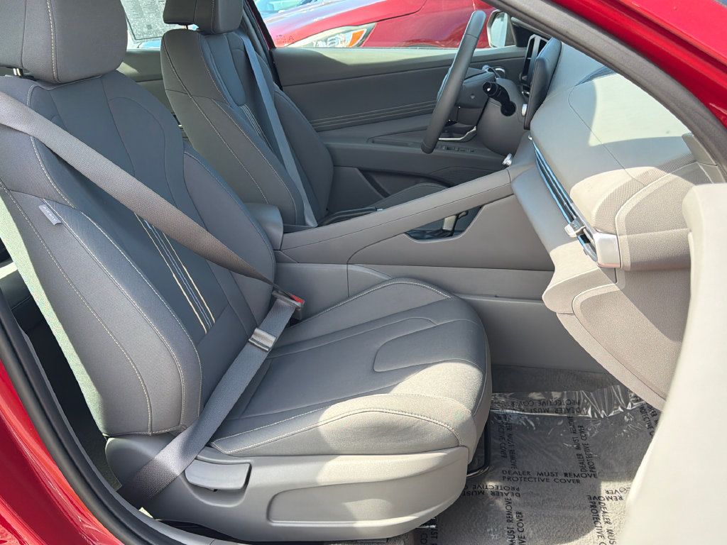 2025 Hyundai Elantra SEL - Photo 10