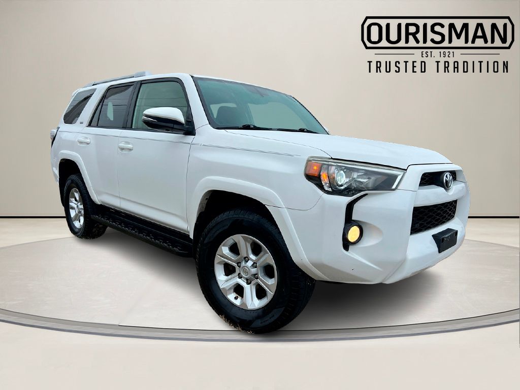 2015 Toyota 4Runner SR5's photo