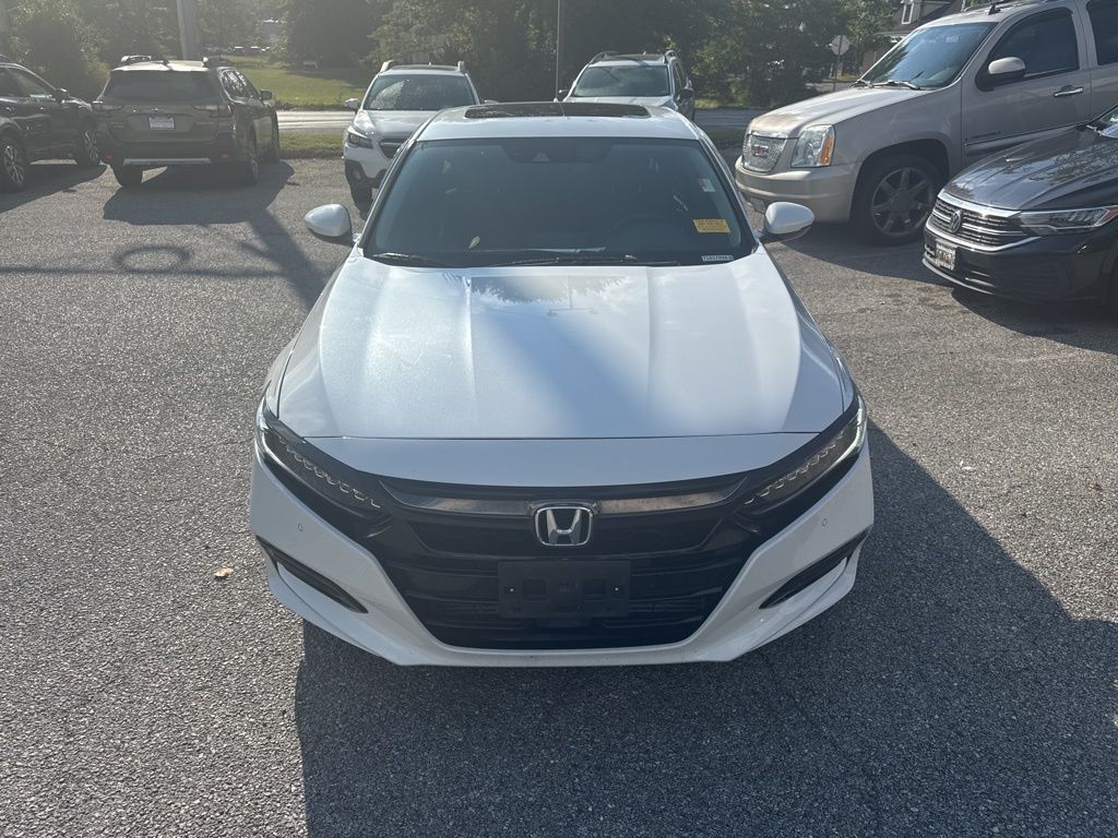 2018 Honda Accord Touring 2.0T photo 2