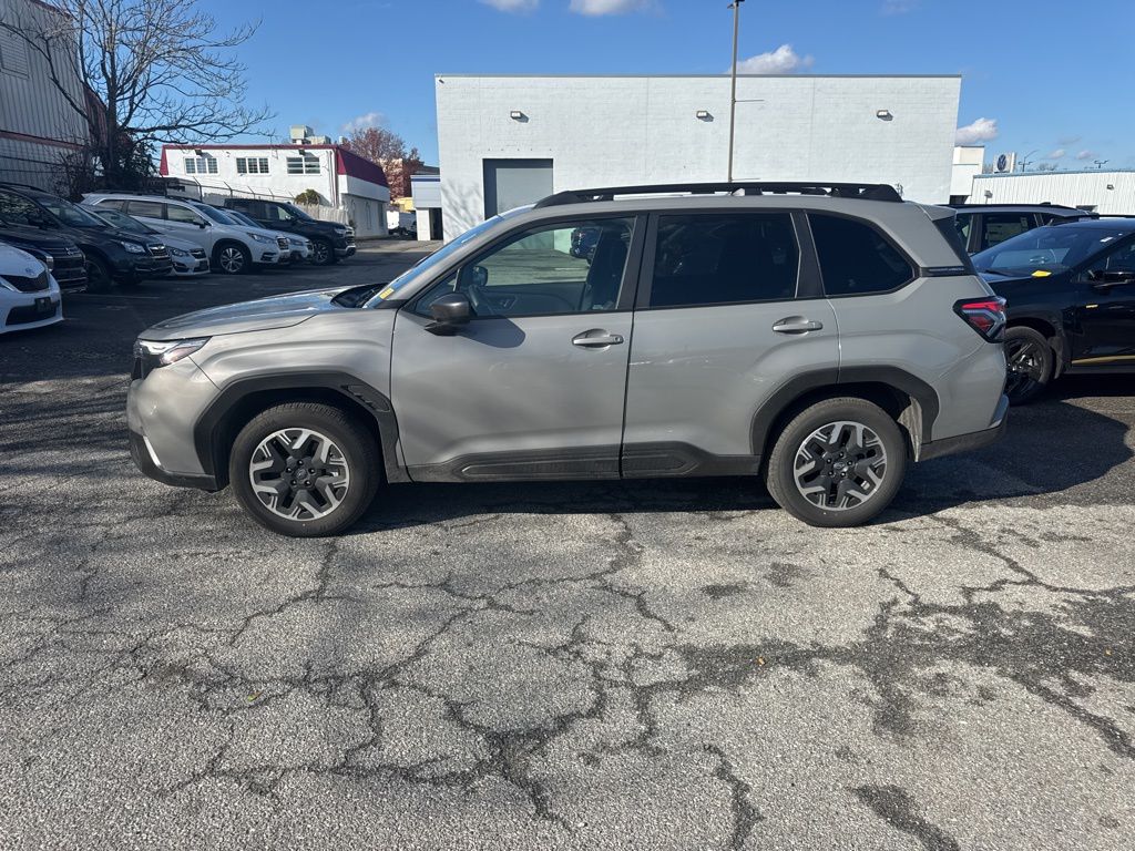 2025 Subaru Forester Premium photo 3
