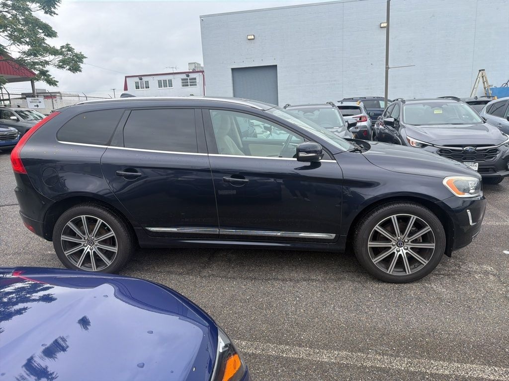 Used 2017 Volvo XC60 T6 Inscription SUV