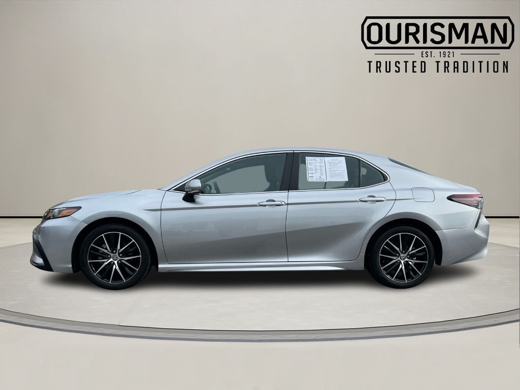 Used 2024 Toyota Camry SE Sedan