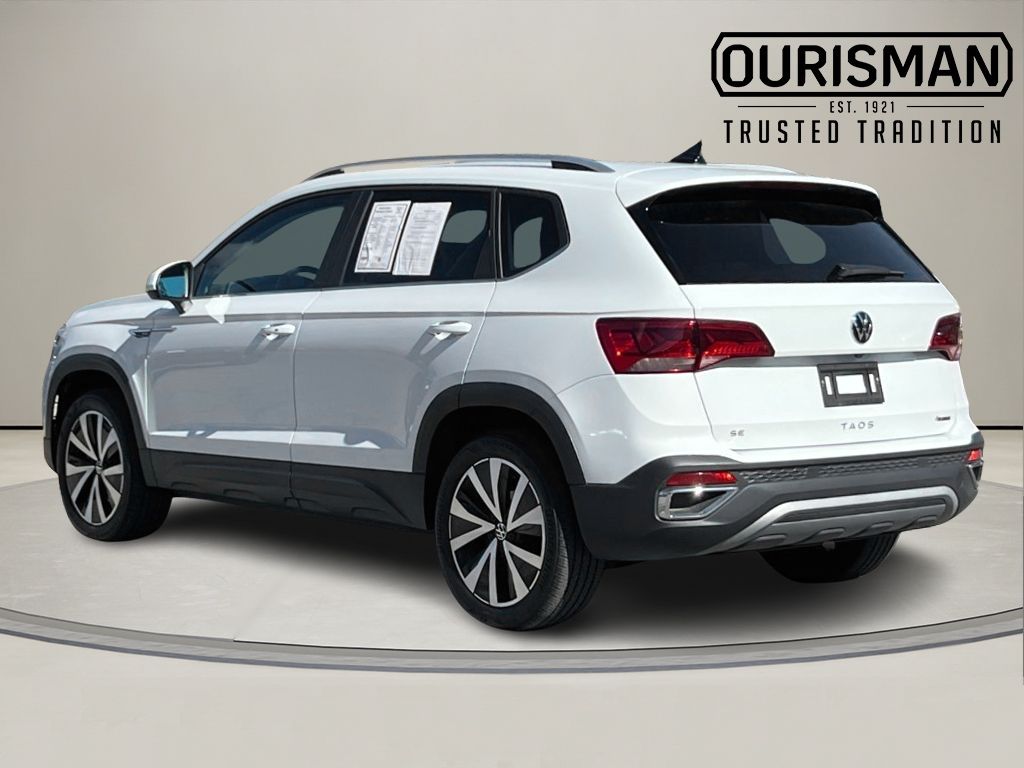 2022 Volkswagen Taos SE photo 4