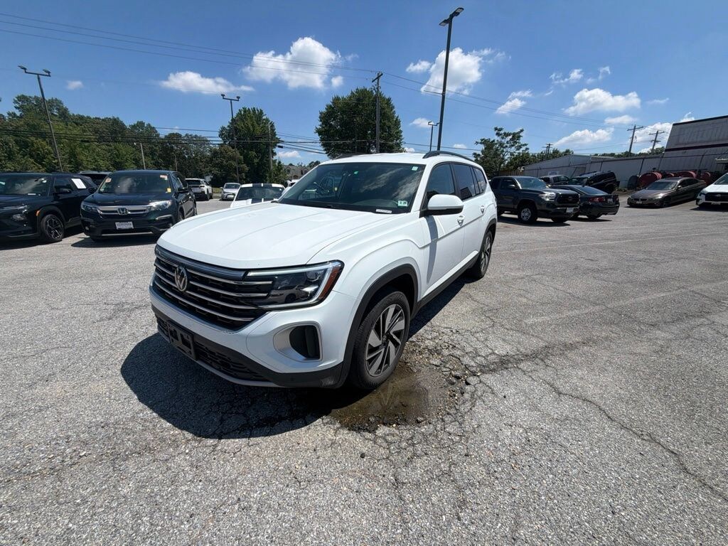 Used 2024 Volkswagen Atlas 2.0T SE w/Technology SUV