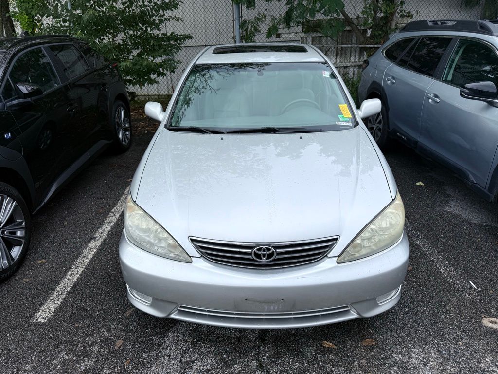 2005 Toyota Camry LE photo 2