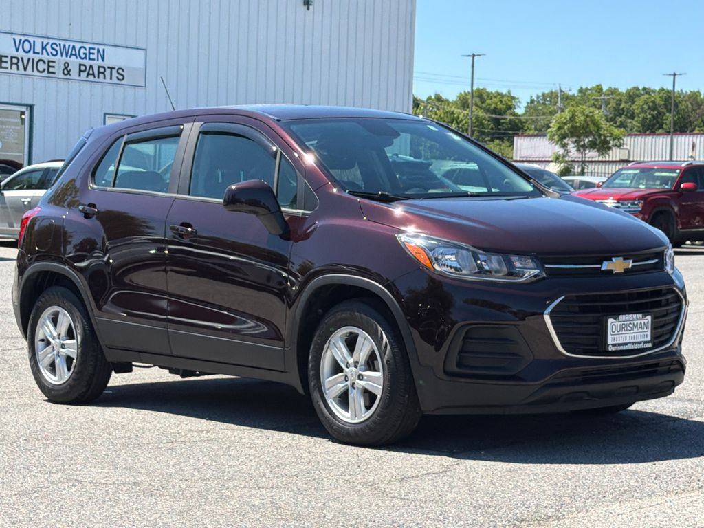 2021 Chevrolet Trax LS's photo