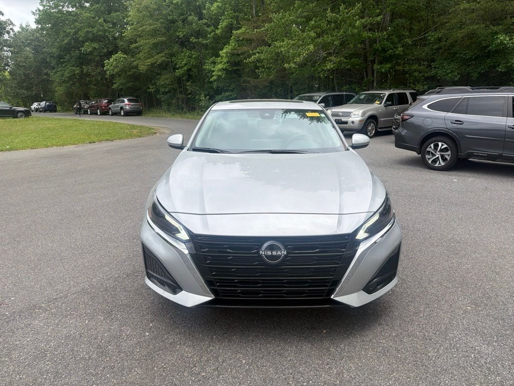 Used 2024 Nissan Altima 2.5 SV Sedan