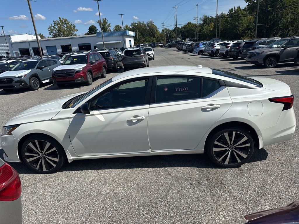 2022 Nissan Altima 2.5 SR photo 4