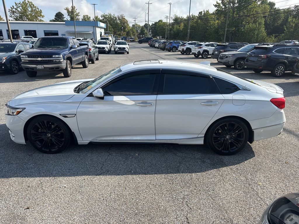 2018 Honda Accord Touring 2.0T photo 4