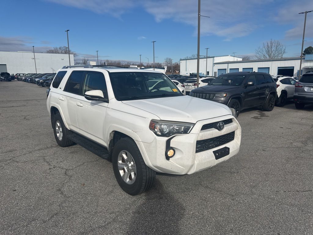 2015 Toyota 4Runner SR5's photo