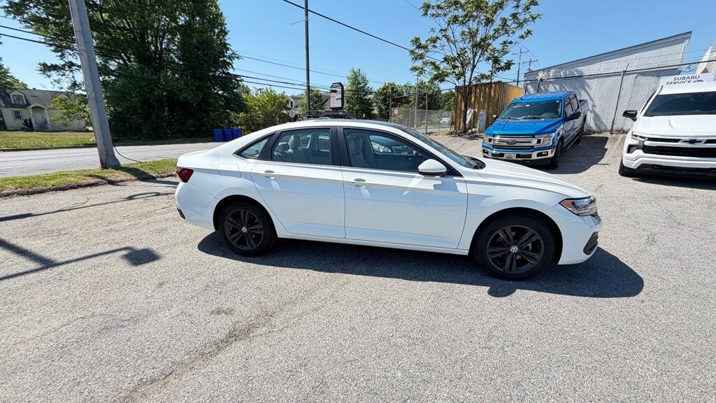 Used 2024 Volkswagen Jetta 1.5T SE Sedan