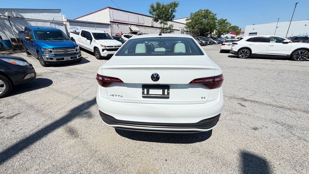 Used 2024 Volkswagen Jetta 1.5T SE Sedan