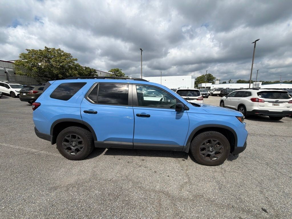 Used 2024 Honda Pilot TrailSport SUV
