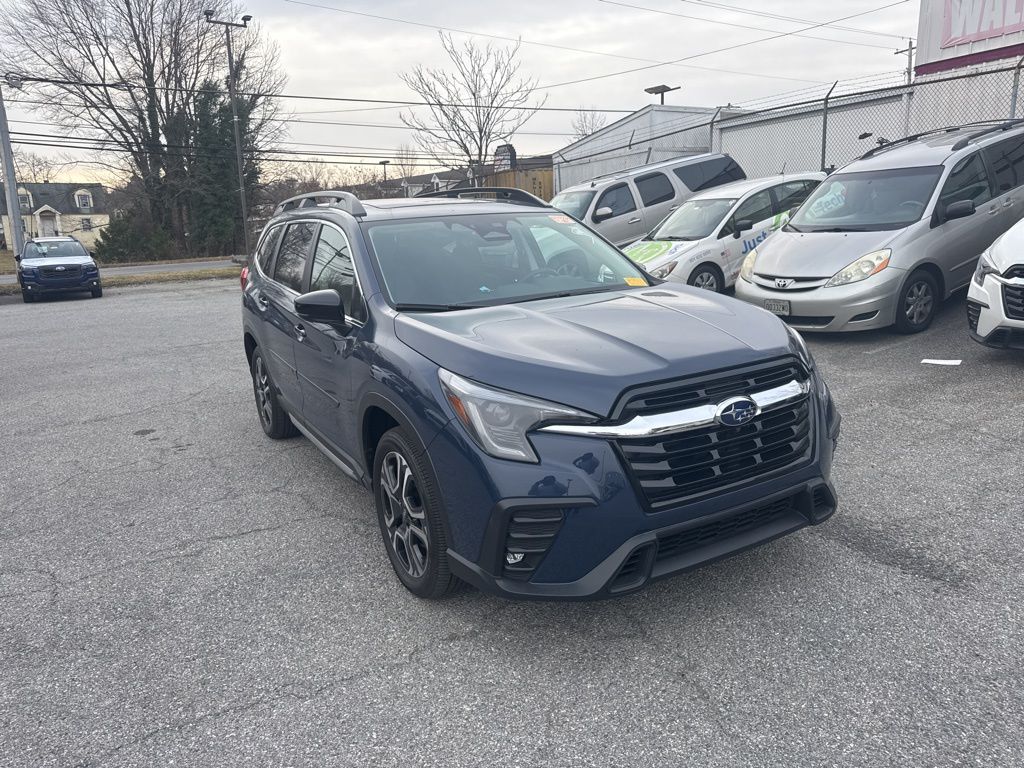 2024 Subaru Ascent Limited's photo