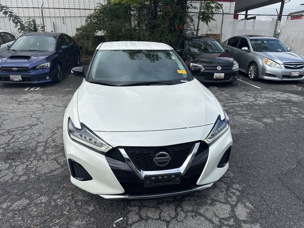 2021 Nissan Maxima SV photo 2