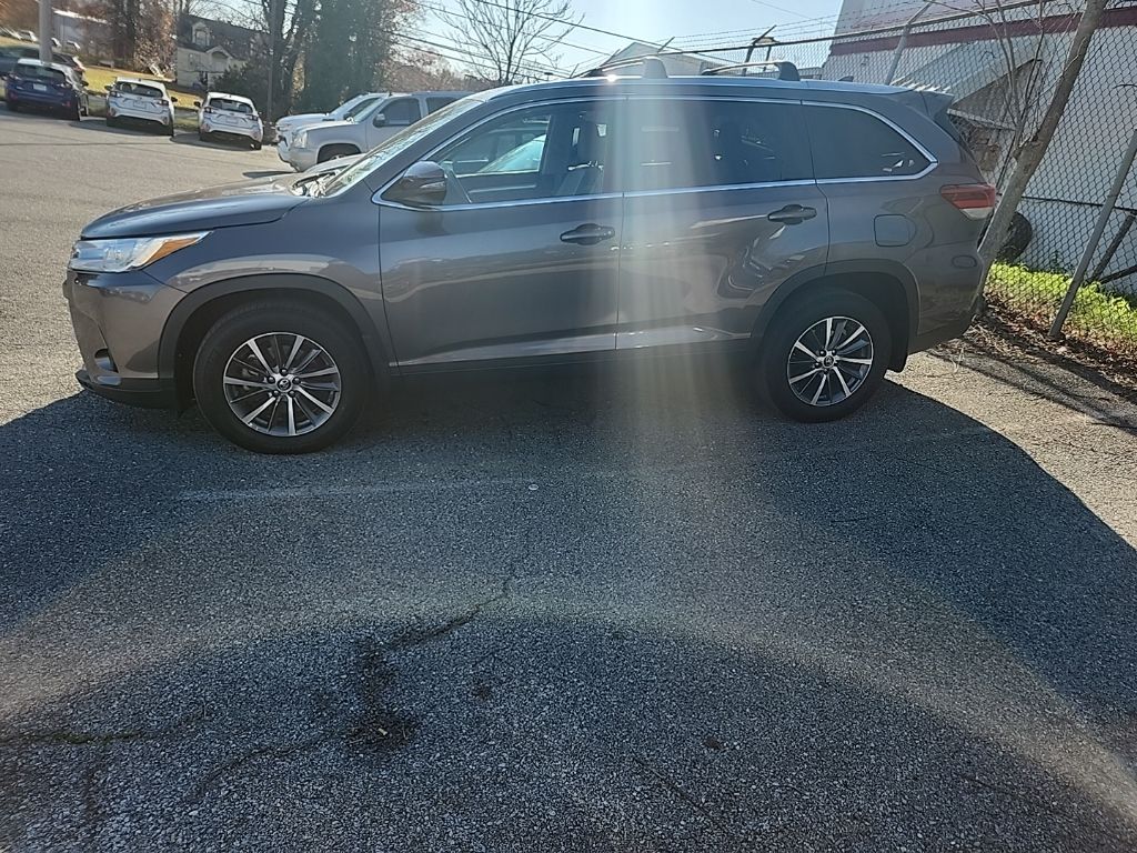 2019 Toyota Highlander XLE photo 4
