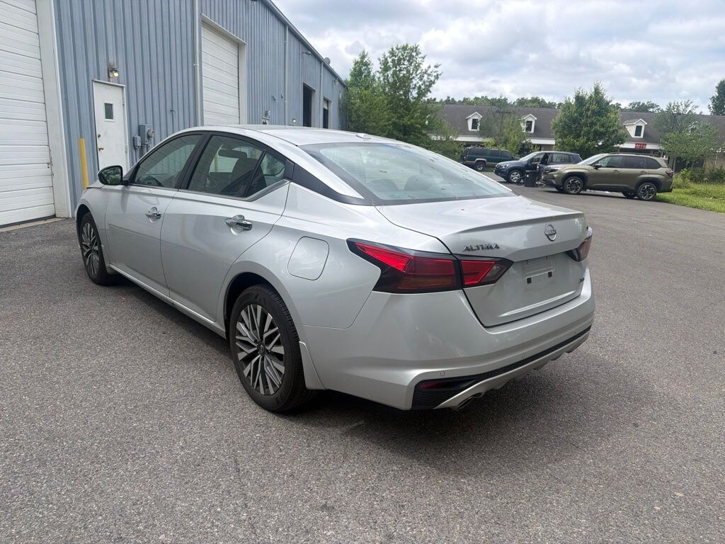 Used 2024 Nissan Altima 2.5 SV Sedan