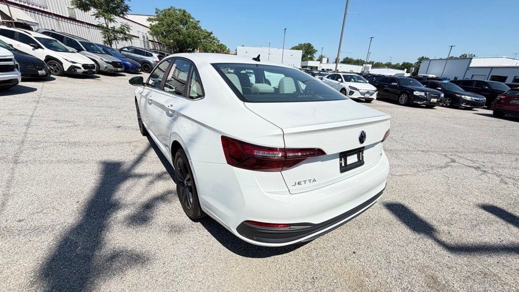Used 2024 Volkswagen Jetta 1.5T SE Sedan
