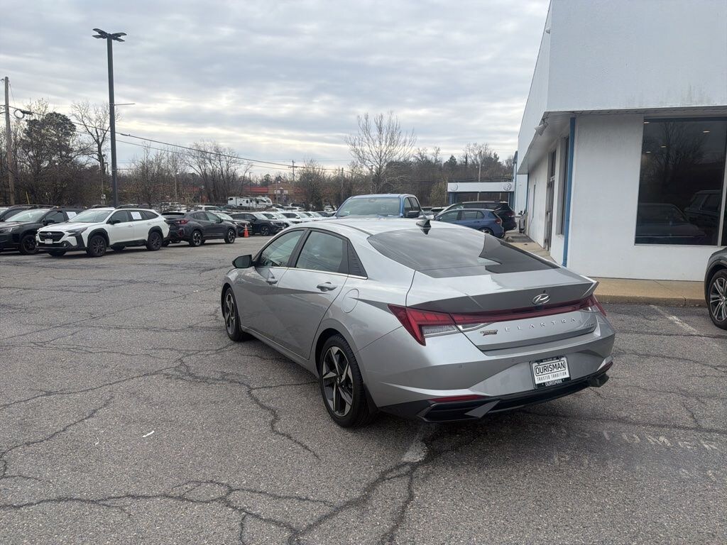 Used 2023 Hyundai Elantra Limited Sedan