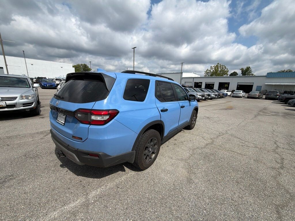 Used 2024 Honda Pilot TrailSport SUV