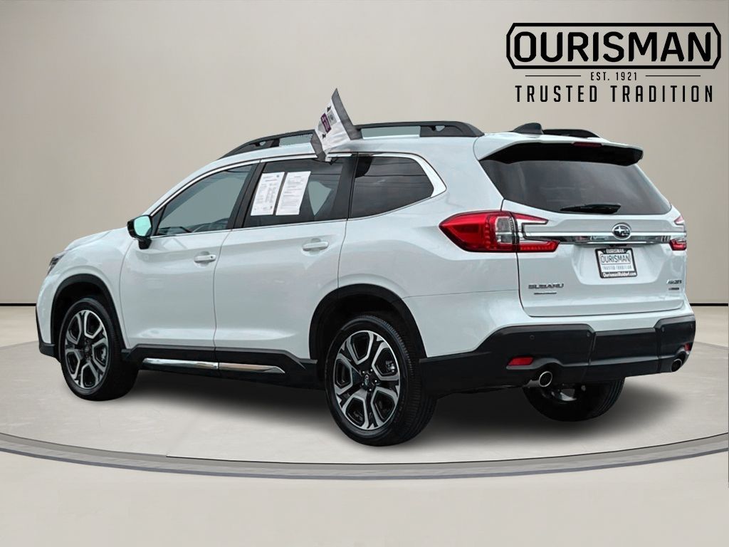 2025 Subaru Ascent Limited photo 3