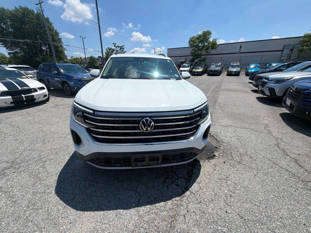 Used 2024 Volkswagen Atlas 2.0T SE w/Technology SUV