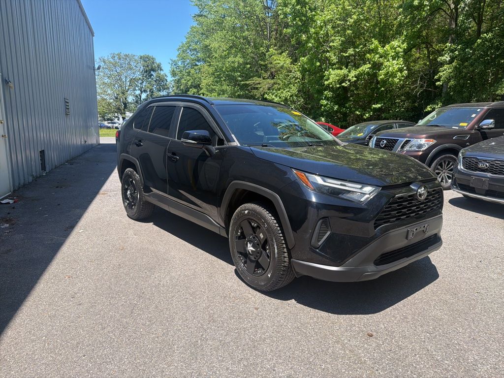 2023 Toyota RAV4 XLE AWD's photo