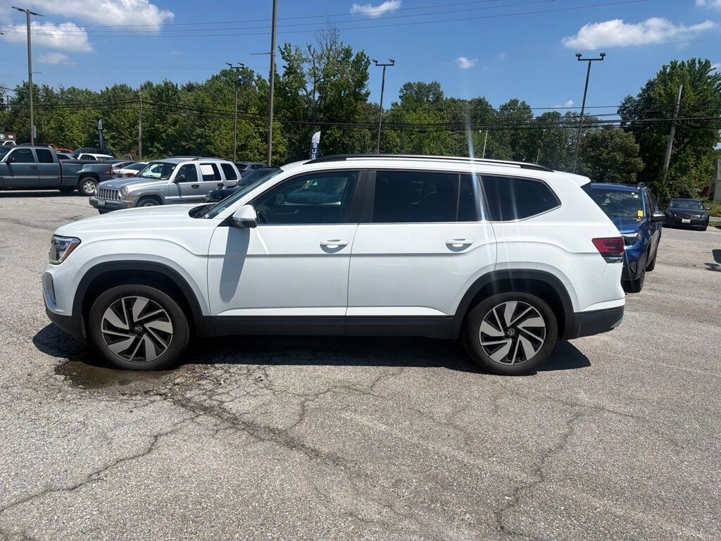 Used 2024 Volkswagen Atlas 2.0T SE w/Technology SUV