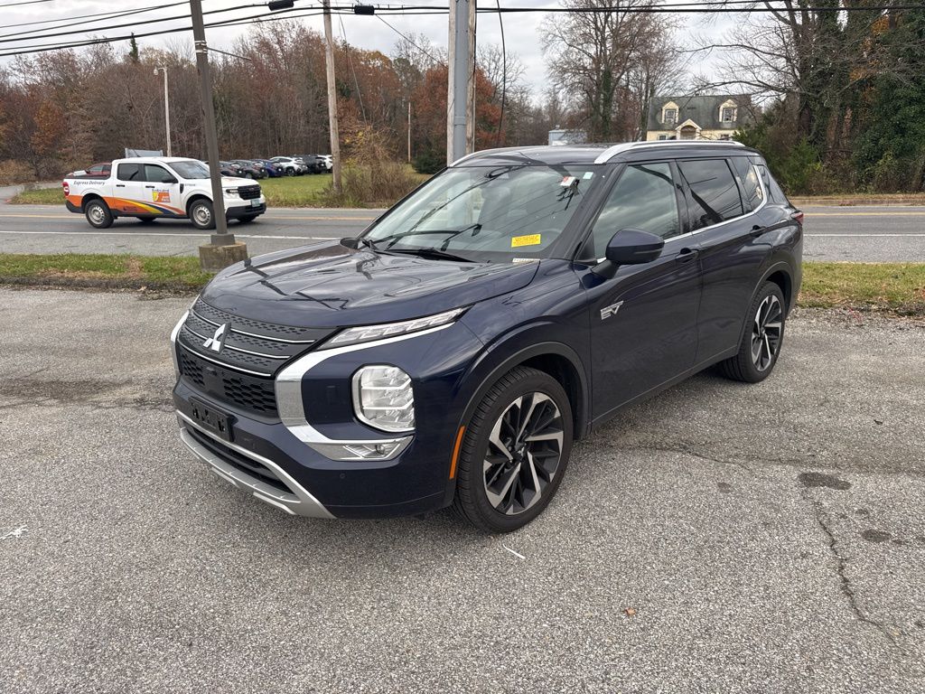 2023 Mitsubishi Outlander PHEV SEL photo 3