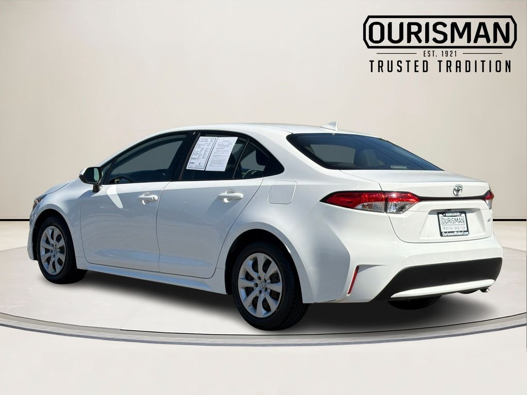 Used 2021 Toyota Corolla LE Sedan