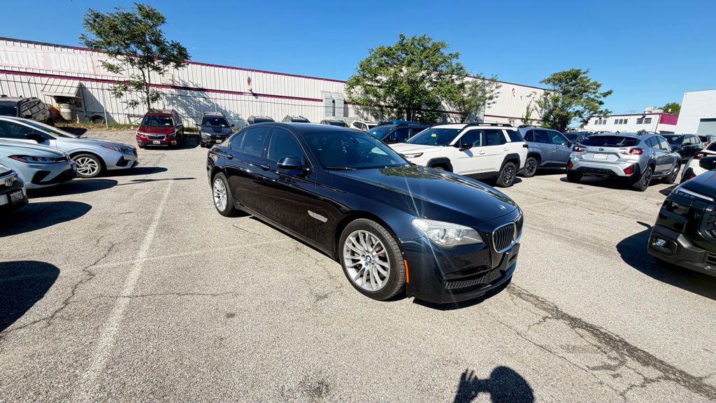 2014 BMW 7 Series 750i xDrive's photo