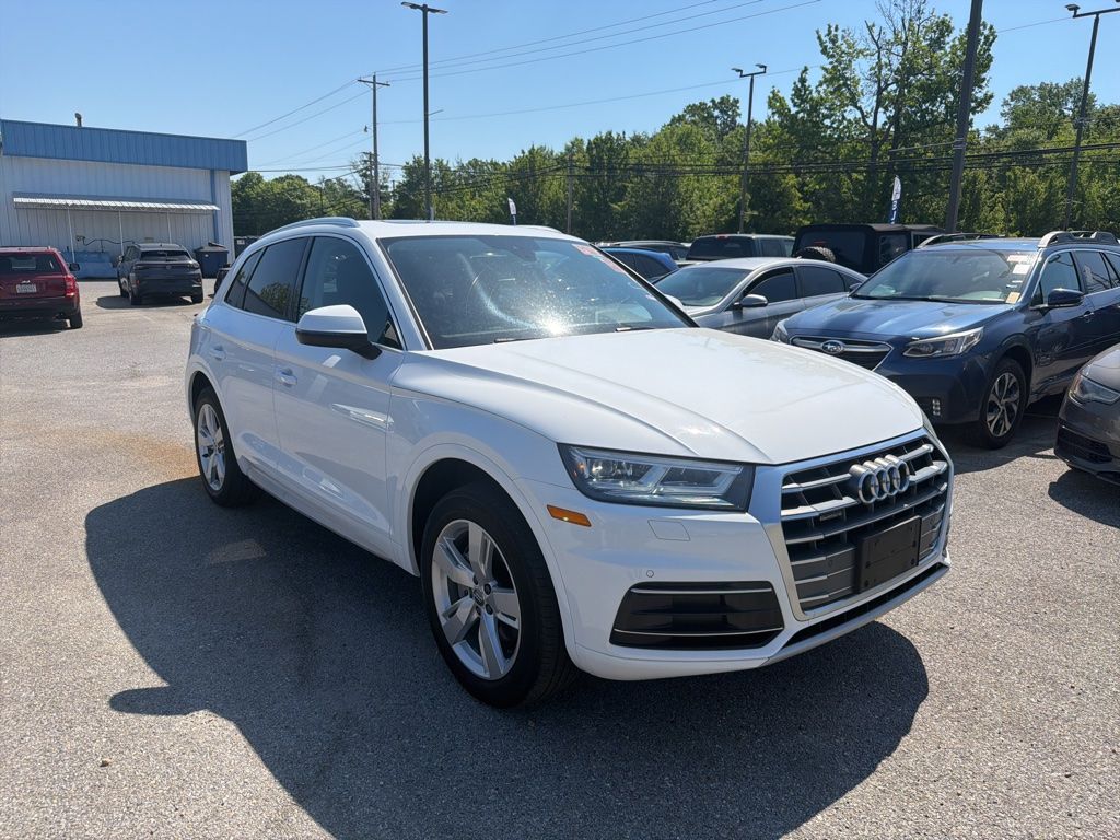 2018 Audi Q5 2.0T quattro S tronic Premium Plus's photo