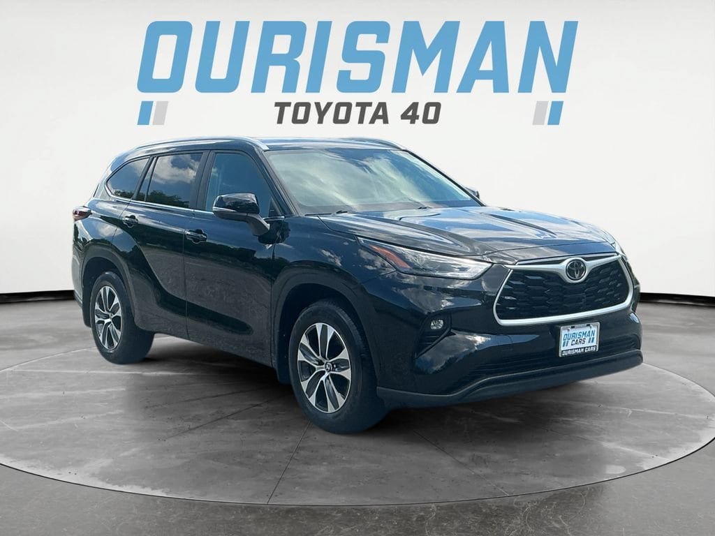 Used 2025 Toyota Highlander XLE SUV