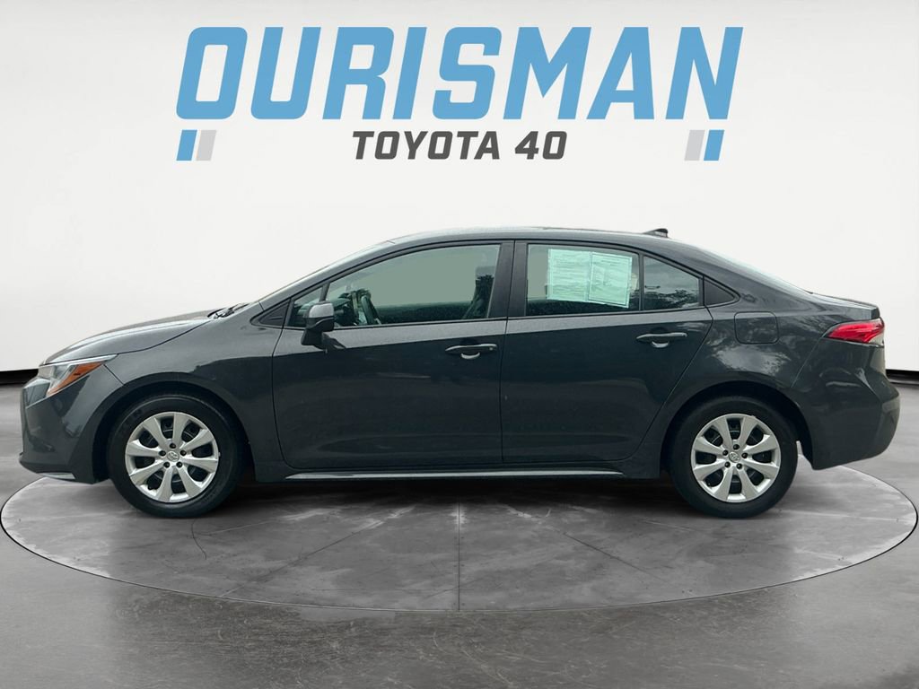 2023 Toyota Corolla LE photo 2