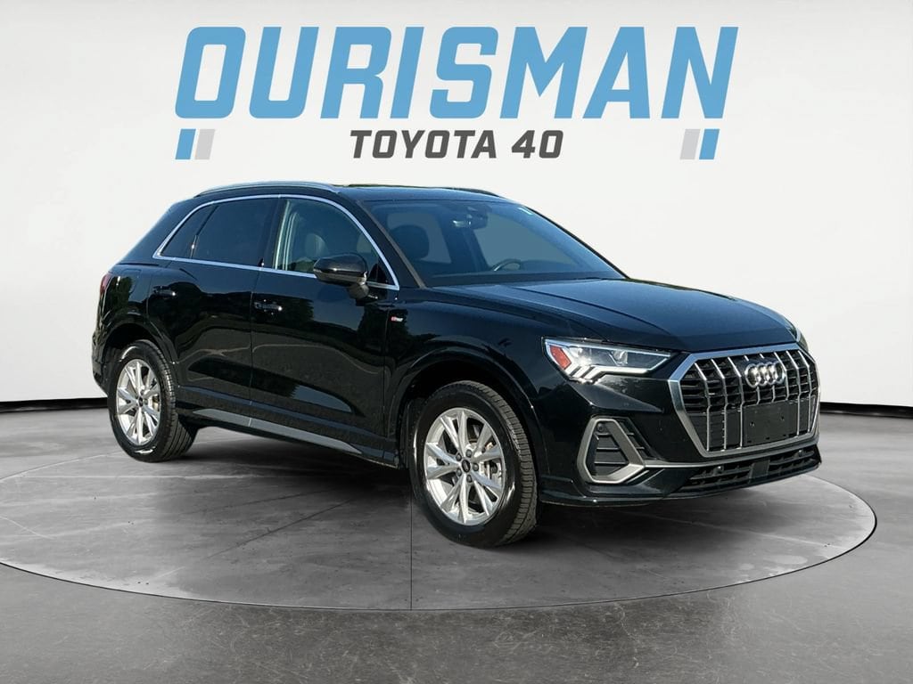 2025 Audi Q3 45 TFSI S Line Premium quattro's photo