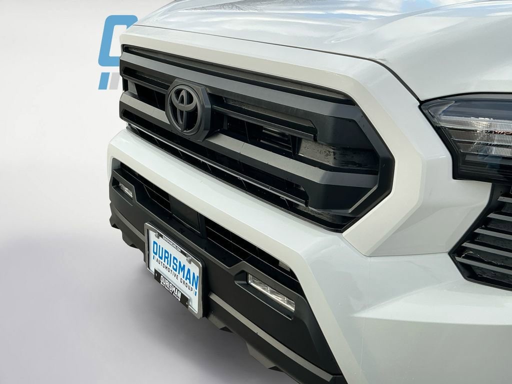2026 Toyota Tacoma SR5 - Photo 22